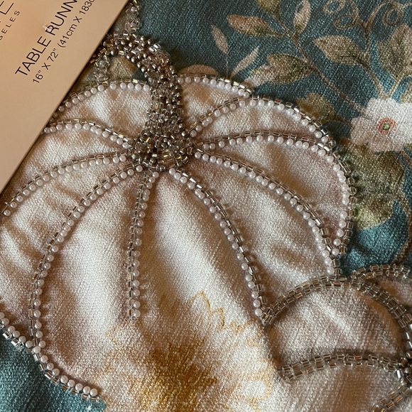 RACHEL ZOE NWT Fall Autumn Thanksgiving Beaded Pumpkins Decorative Table Runner - Picture 8 of 13